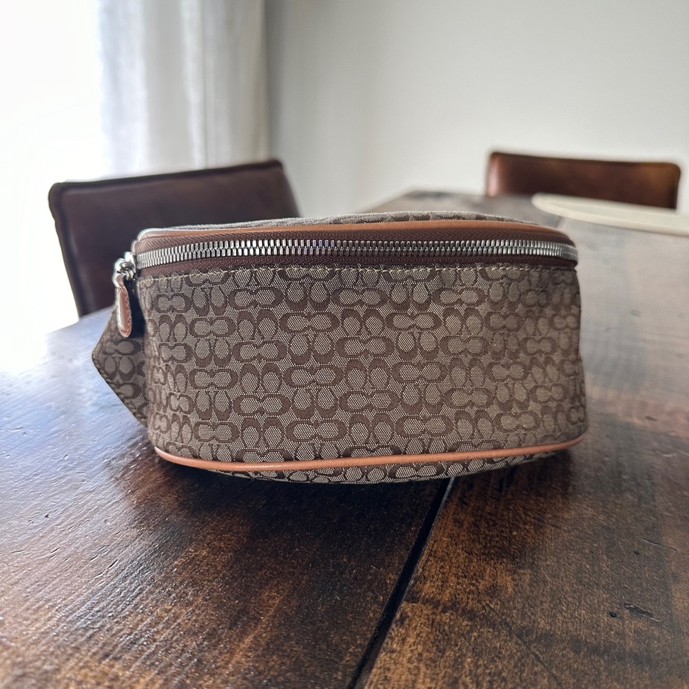 *almost vintage* 2008 coach belt bag